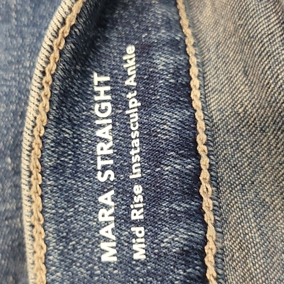 NWT DL1961 MARA Mid Rise Straight Leg Crop Ankle Jeans 29 - Picture 2 of 5